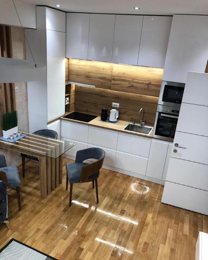 Lux Apartman 33 Kragujevac Exteriör bild