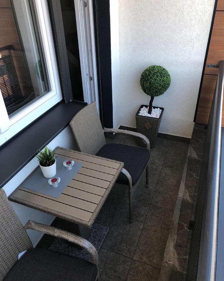 Lux Apartman 33 Kragujevac Exteriör bild