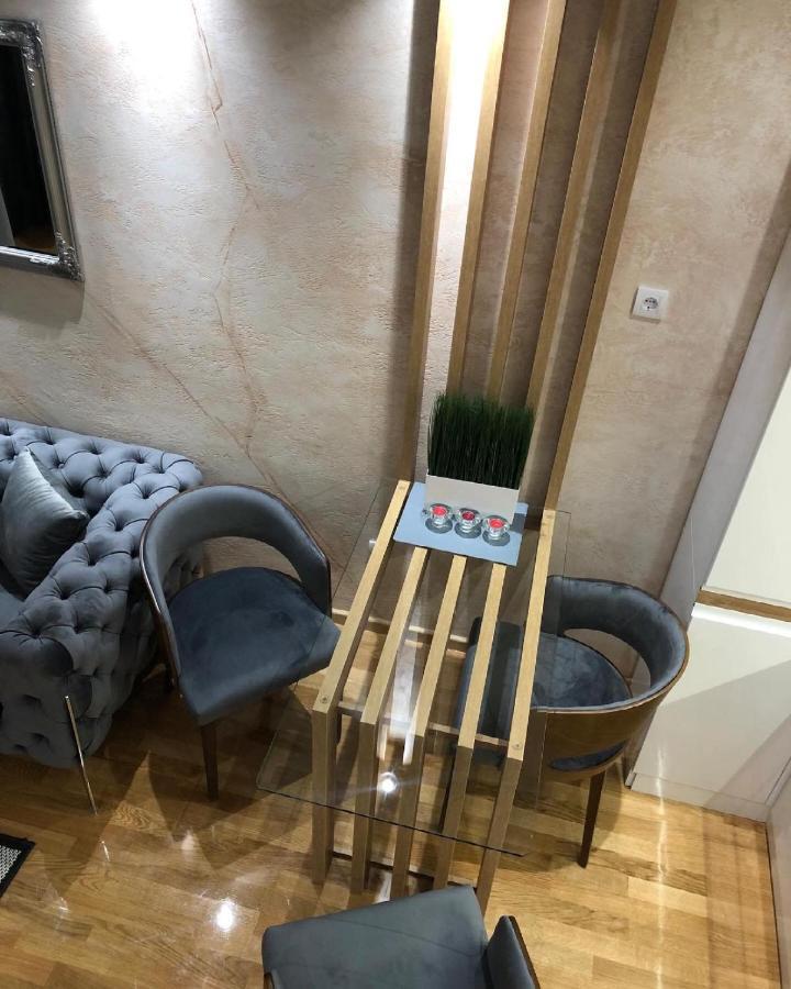 Lux Apartman 33 Kragujevac Exteriör bild