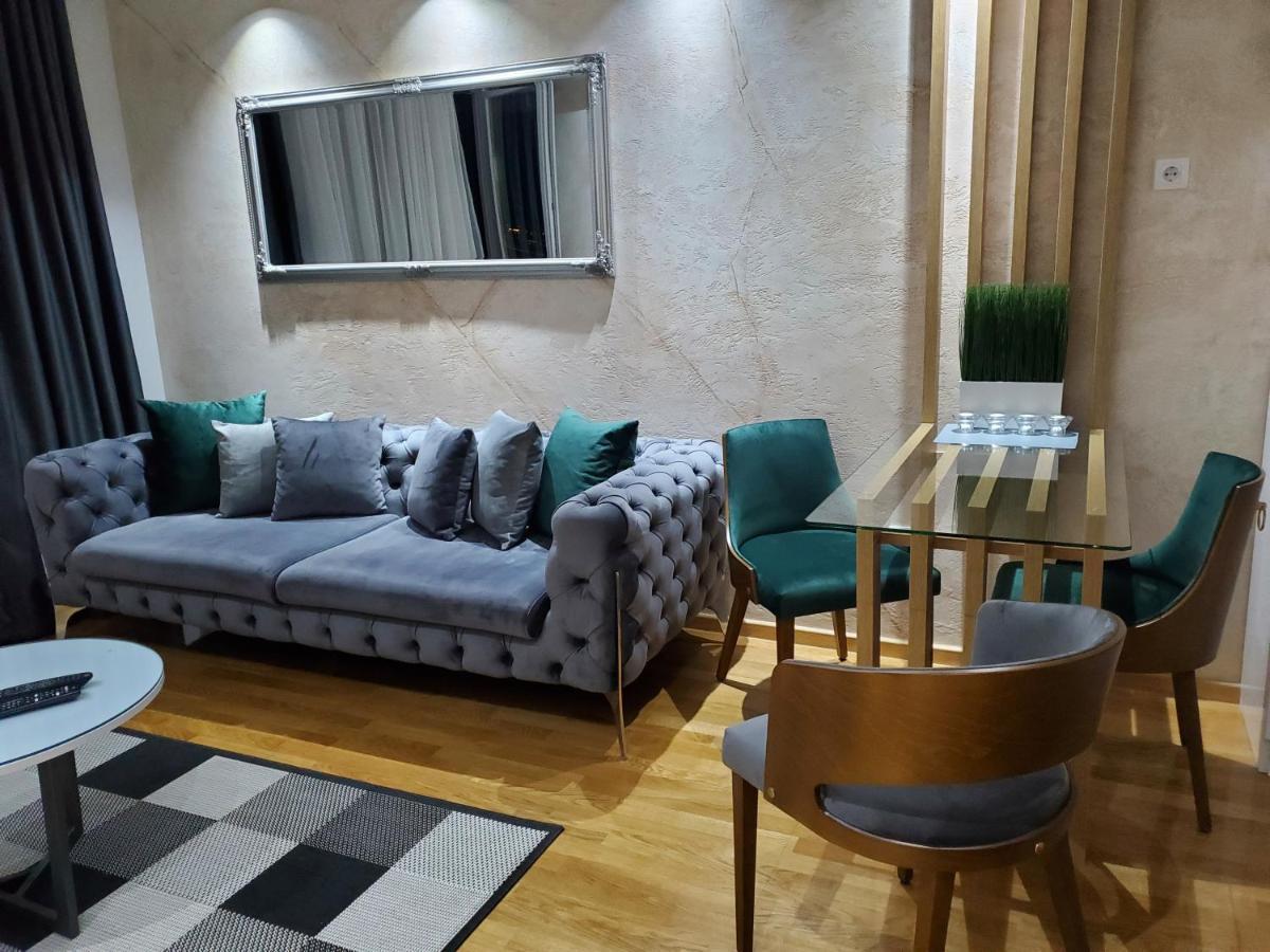 Lux Apartman 33 Kragujevac Exteriör bild