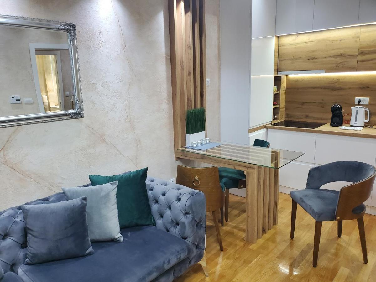 Lux Apartman 33 Kragujevac Exteriör bild