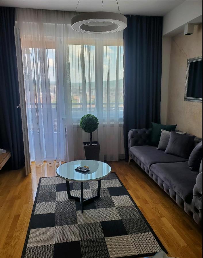 Lux Apartman 33 Kragujevac Exteriör bild